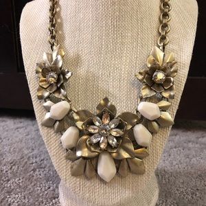 Gardenia statement necklace
